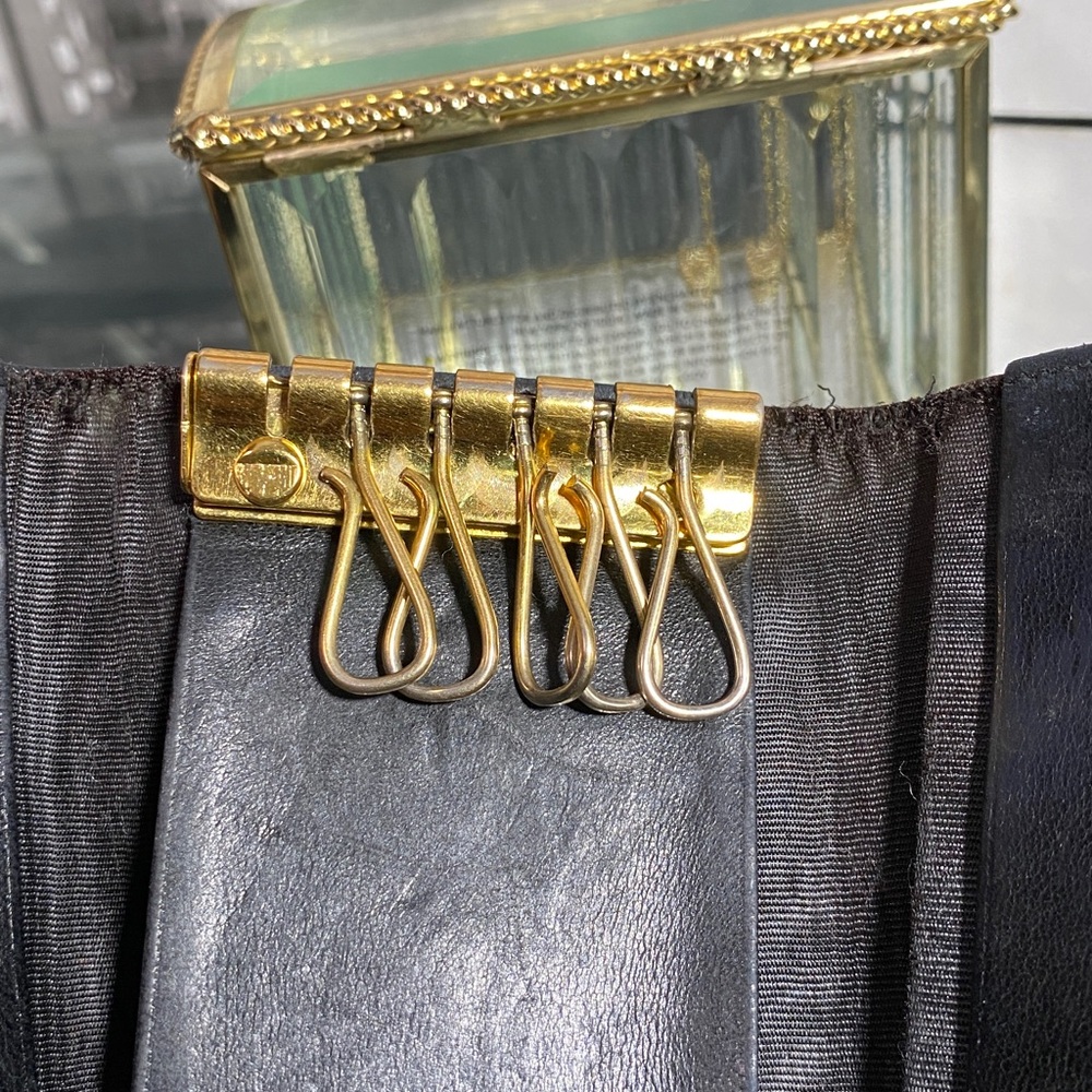 Authentic CHANEL Timeless CC Caviar Black Key Holder - Picture 9 of 11